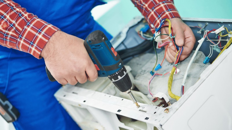 Saruhanlı Whirlpool Whirlpool çamaşır makinesi kart tamiri – Su almama arızası orijinal parça ile giderildi. - Teknik servis örneği